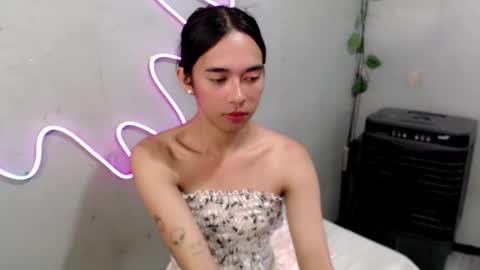 Mia online show from March 27, 2:06 am