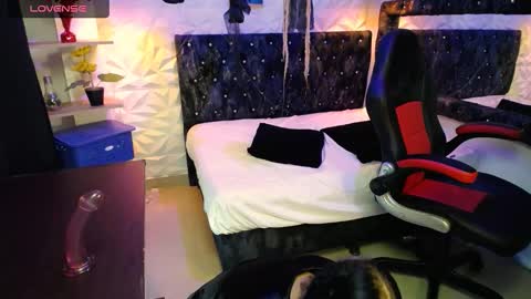 mia online show from October 30, 3:34 pm