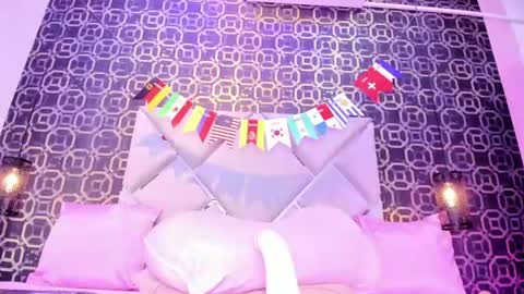 miavelvett online show from July 10, 7:46 am