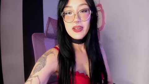 Snapshot of miawilsson_ chatting on October 6, 2:29 am Mia Wilsson online show from October 6, 2:29 am