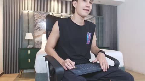 Michael online show from February 27, 8:01 pm