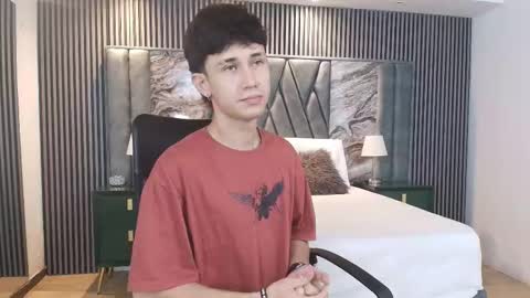 Michael online show from February 19, 8:52 pm