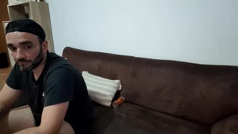 Snapshot of michael666c chatting on October 31, 9:37 pm michael666c online show from October 31, 9:37 pm