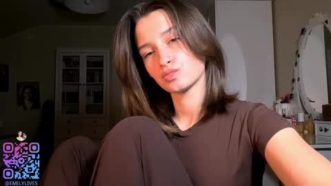 Emily online show from December 1, 2:15 pm