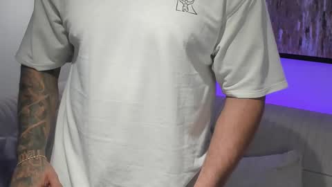 Snapshot of michael_salens chatting on February 22, 10:29 am Michael Salens independent model online show from February 22, 10:29 am