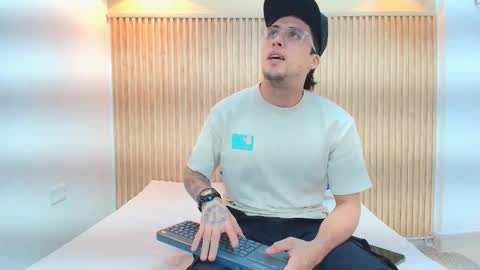 Micharell online show from February 23, 10:56 pm