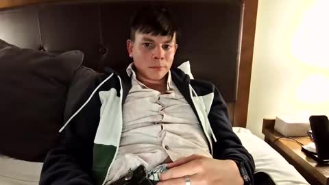 michaeltwinkboy online show from May 19, 4:19 am