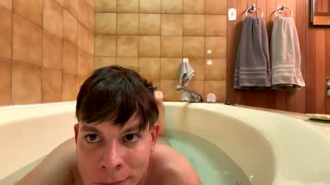 michaeltwinkboy online show from June 5, 3:57 am