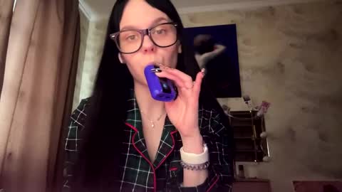 Alice online show from April 23, 1:57 pm