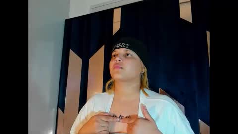 michell_rs online show from December 17, 3:13 am