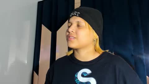 michell_rs online show from December 15, 1:45 am