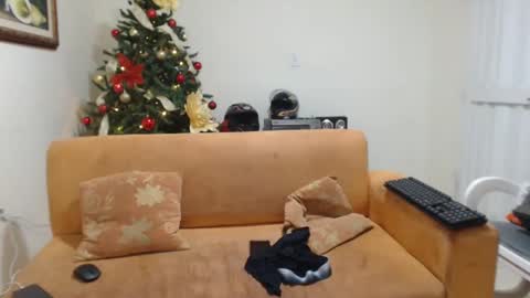 Snapshot of michelle_allen0104 chatting on December 23, 11:25 am michelle_allen0104 online show from December 23, 11:25 am