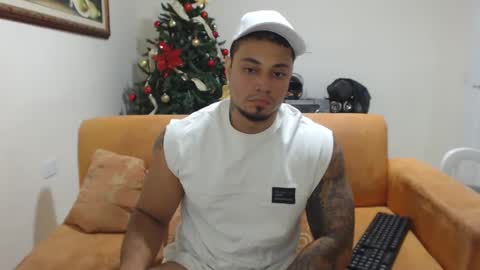 Snapshot of michelle_allen0104 chatting on January 16, 4:38 am michelle_allen0104 online show from January 16, 4:38 am