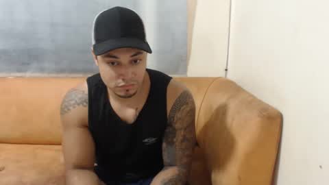 Snapshot of michelle_allen0104 chatting on January 24, 11:48 am michelle_allen0104 online show from January 24, 11:48 am