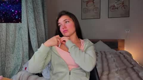 Snapshot of michelle_mir chatting on October 15, 4:30 pm Michelle online show from October 15, 4:30 pm