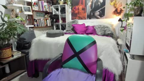 michelle apihel online show from February 21, 11:21 pm