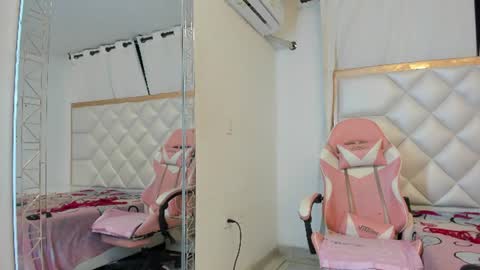 michelleblair1 online show from July 28, 12:48 pm
