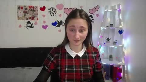 Snapshot of michellee11 chatting on January 21, 3:43 pm Michel online show from January 21, 3:43 pm