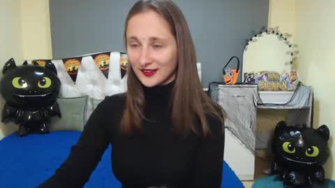 Snapshot of michellee11 chatting on October 22, 11:45 am Michel online show from October 22, 11:45 am