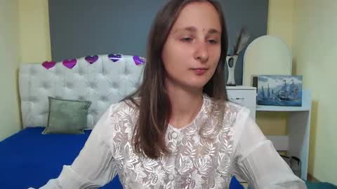 Snapshot of michellee11 chatting on October 8, 11:38 am Michel online show from October 8, 11:38 am