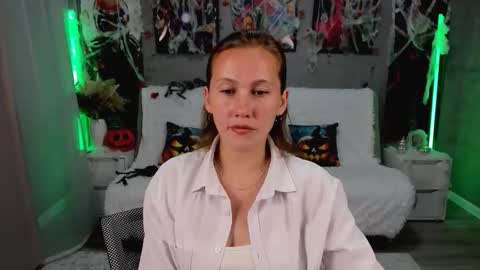 MichelleOrtis online show from October 28, 3:57 pm