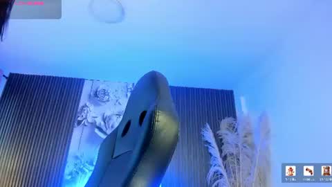 michellepreston_ online show from July 28, 12:01 pm