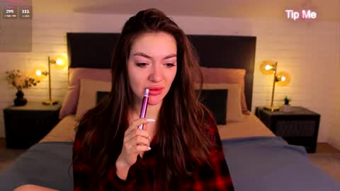 micky___love online show from March 31, 2:23 am