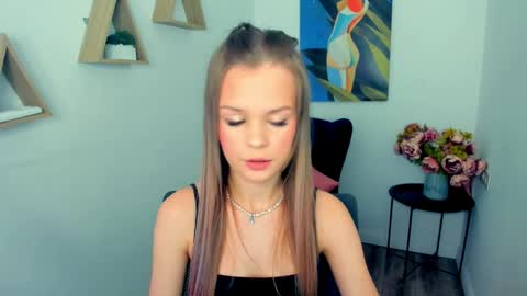 midnighteaura online show from April 10, 11:04 am