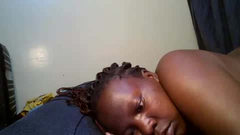 midnightt_curves online show from June 11, 2:53 am