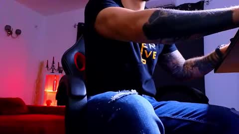 MightyAaron online show from September 14, 1:41 am