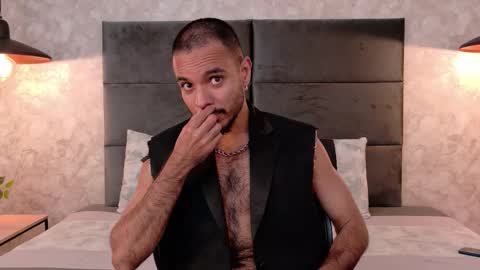 miguelsanfrancisco online show from March 25, 6:36 pm