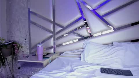 MIA 3 online show from February 28, 3:15 am