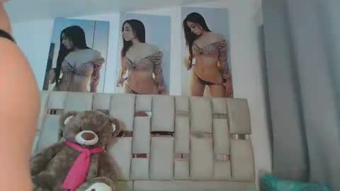 Mia  online show from June 21, 3:35 am