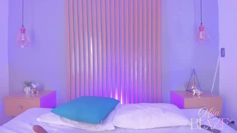 Mia online show from March 28, 11:55 am