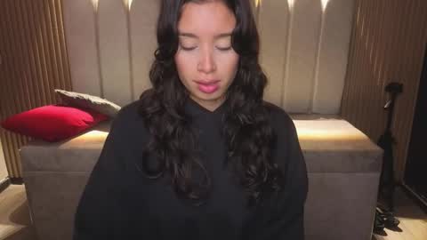 miiaa_evans1 online show from January 12, 1:18 pm