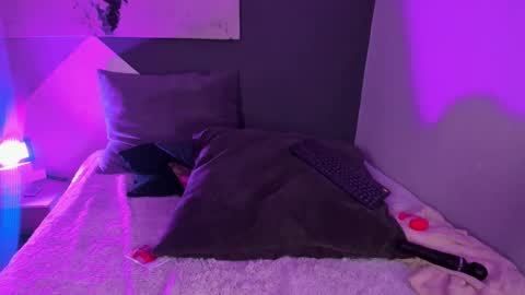 miiaawallace online show from November 14, 10:33 pm