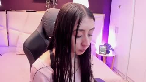 miilu  online show from March 12, 4:05 am