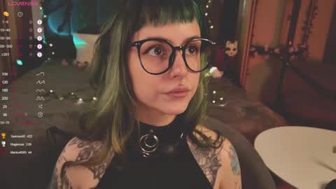 mika_moon_ online show from February 19, 6:00 pm