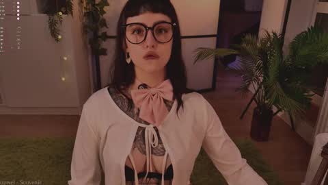 mika_moon_ online show from November 13, 4:42 pm