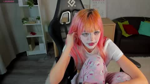 Mika online show from February 7, 8:17 am