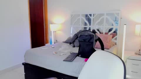 Mikaela blondie bigass online show from February 9, 1:15 pm