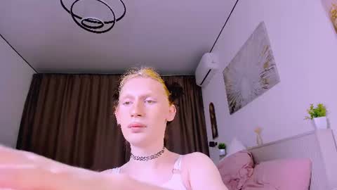 mikaella_nicole online show from June 12, 8:08 pm