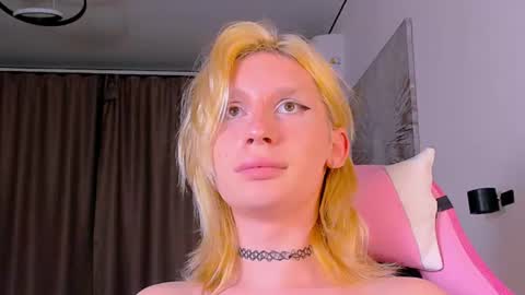 mikaella_nicole online show from July 9, 9:19 pm