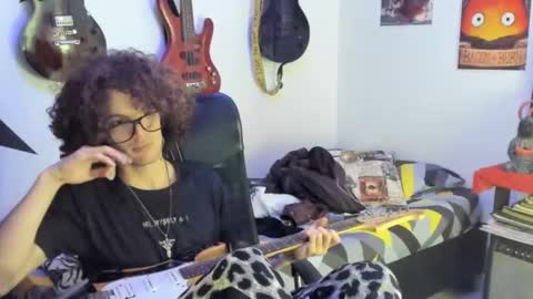 mikaelrizzzo online show from October 23, 12:12 am