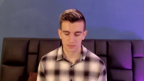 mikael online show from February 18, 2:22 am