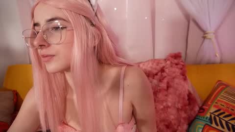 Mika online show from November 18, 9:45 am