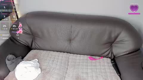 mikasssu online show from January 18, 11:30 am