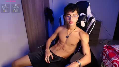 Mike Pineapple online show from July 24, 4:09 am