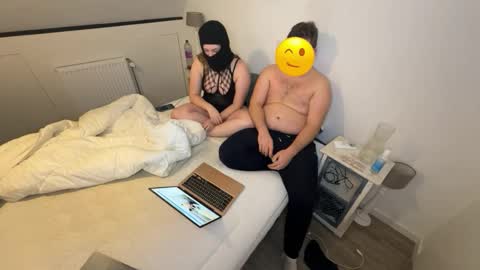 mikeandchloe1819 online show from November 2, 1:33 pm