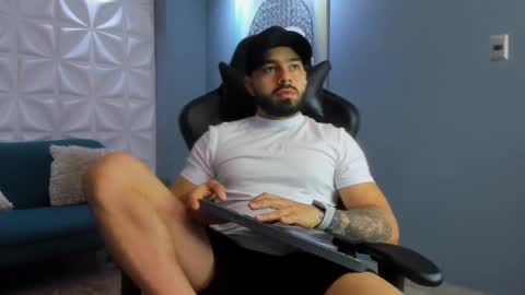 Mike Blare online show from January 3, 7:07 pm